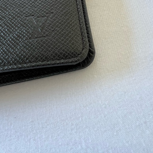 LV Black Taiga Leather MM Agenda - Picture 2 of 7
